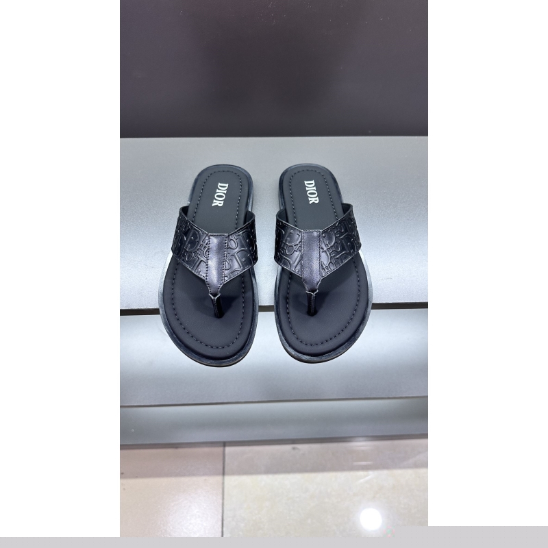 ch**an D*or slippers